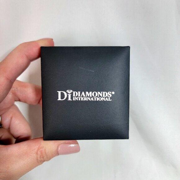 Necklace with Matching Leaf Drop Earrings - Intricate Leaf Patterns - Picture 5 of 5